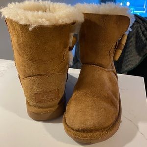 Kid Size:13 UGGS